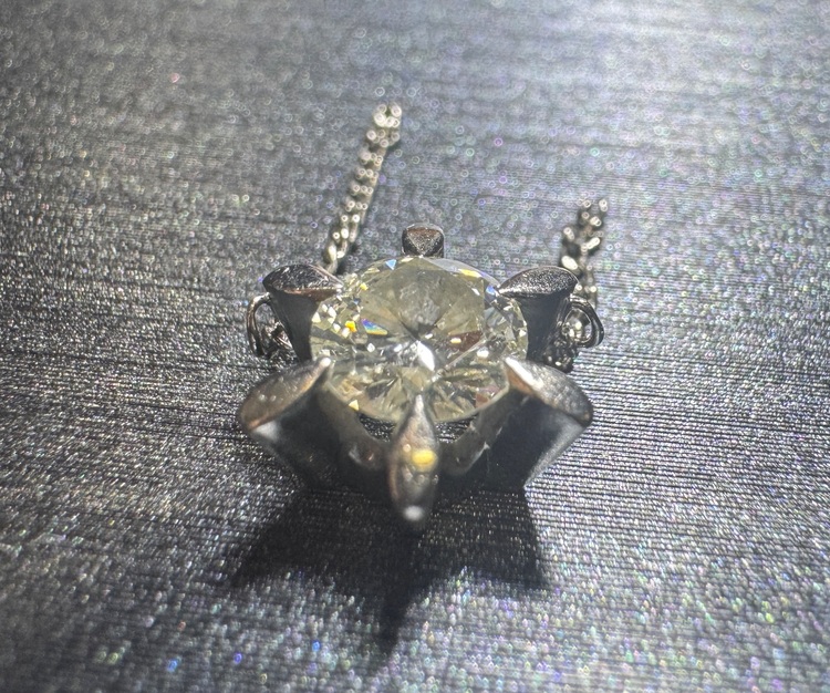 ダイヤモンド（金・貴金属）の商品画像 - 査定依頼日：2025年7月22日 - 最高査定価格：150,000円