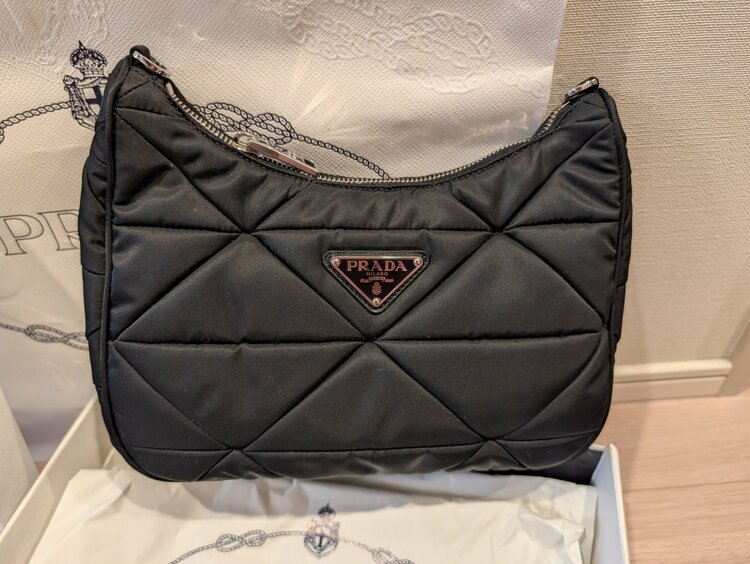 Prada  1BC151  （ブランドバッグ）の商品画像 - 査定依頼日：2026年6月21日 - 最高査定価格：250,000円