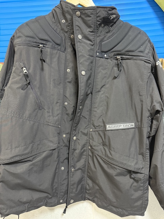 supreme northfaceコラボgore texスティープテック（古着・ファッション）の商品画像 - 査定依頼日：2026年8月12日 - 最高査定価格：20,000円