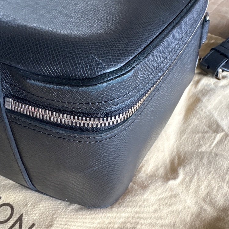 ルイヴィトン　オーバーナイト（ブランドバッグ）の商品画像 - 査定依頼日：2025年6月30日 - 最高査定価格：70,000円