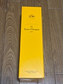 シャンパン ヴーヴ・クリコ （お酒）の商品画像 - 査定依頼日：2025年6月12日 - 最高査定価格：4,000円