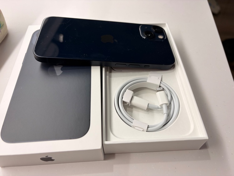 iPhone13 黒 128GB（スマホ）の商品画像 - 査定依頼日：2026年8月29日 - 最高査定価格：40,000円