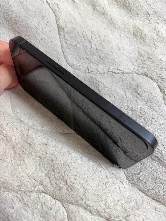 iPhone 16e 128GB docomo（スマホ）の商品画像 - 査定依頼日：2026年4月12日 - 最高査定価格：68,000円