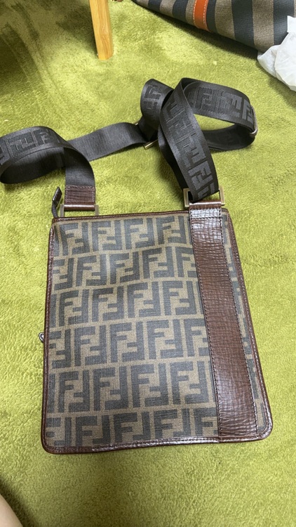 その他 その他 FENDI zucc（高級時計）の商品画像 - 査定依頼日：2025年11月1日 - 最高査定価格：12,000円