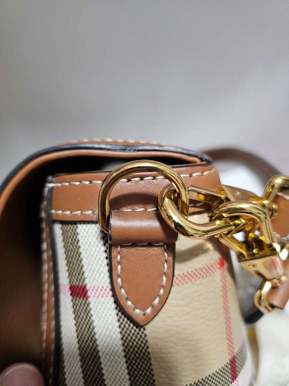 その他 バーバリー （ブランドバッグ）の商品画像 - 査定依頼日：2025年4月29日 - 最高査定価格：60,000円