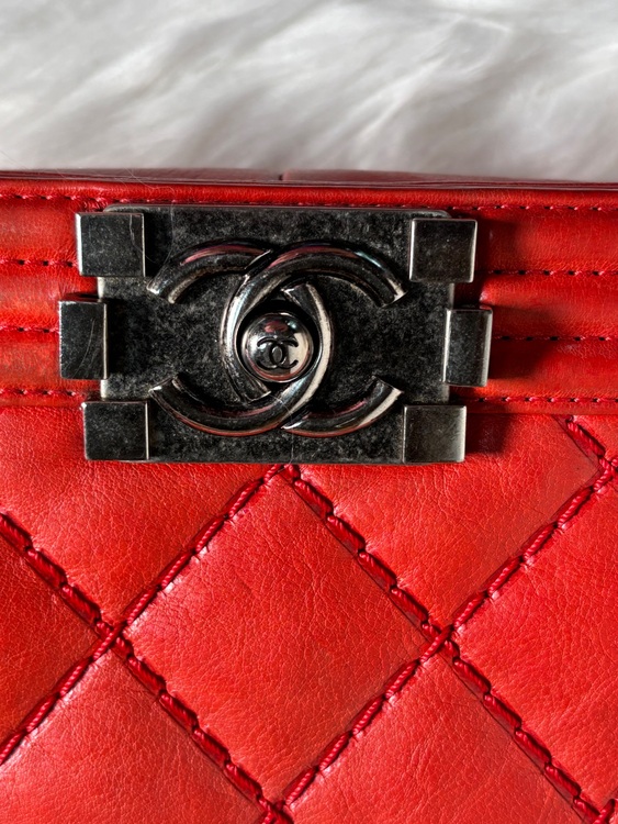 マトラッセ　ボーイシャネル　ラムスキン　レッド（ブランドバッグ）の商品画像 - 査定依頼日：2025年6月18日 - 最高査定価格：300,000円
