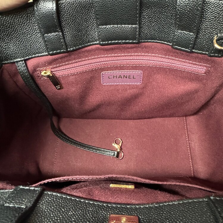 CHANEL ビジネスファニティートート（ブランドバッグ）の商品画像 - 査定依頼日：2025年4月24日 - 最高査定価格：450,000円