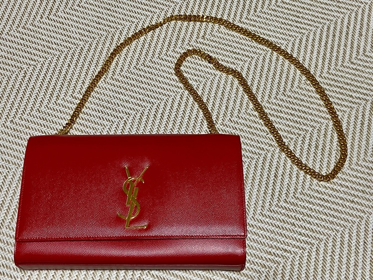 イブサンローラン  （ブランドバッグ）の商品画像 - 査定依頼日：2025年6月7日 - 最高査定価格：135,000円