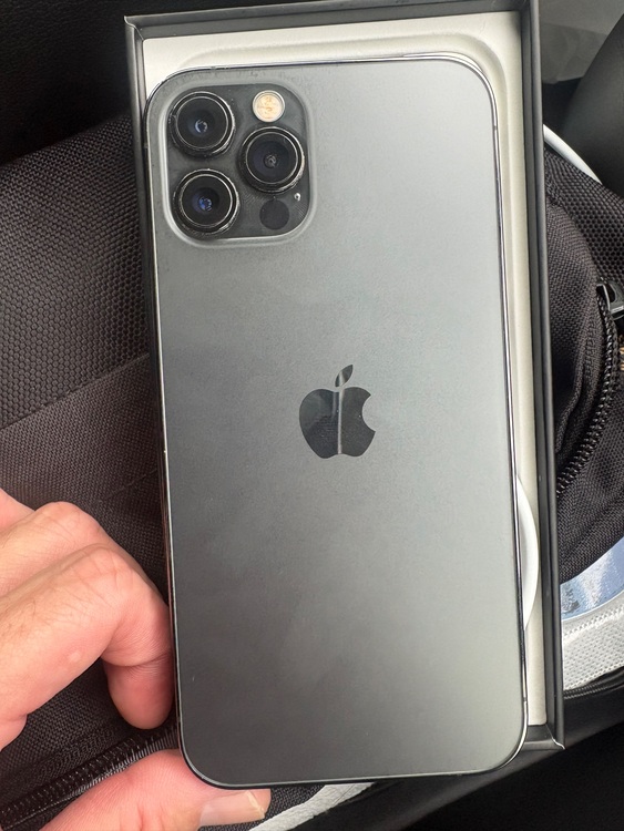 MGM93J/A（スマホ）の商品画像 - 査定依頼日：2025年10月16日 - 最高査定価格：32,000円