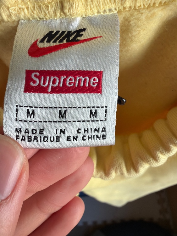 Nike スウェットカーゴパンツ　ペールイエロー（古着・ファッション）の商品画像 - 査定依頼日：2026年2月13日 - 最高査定価格：5,000円