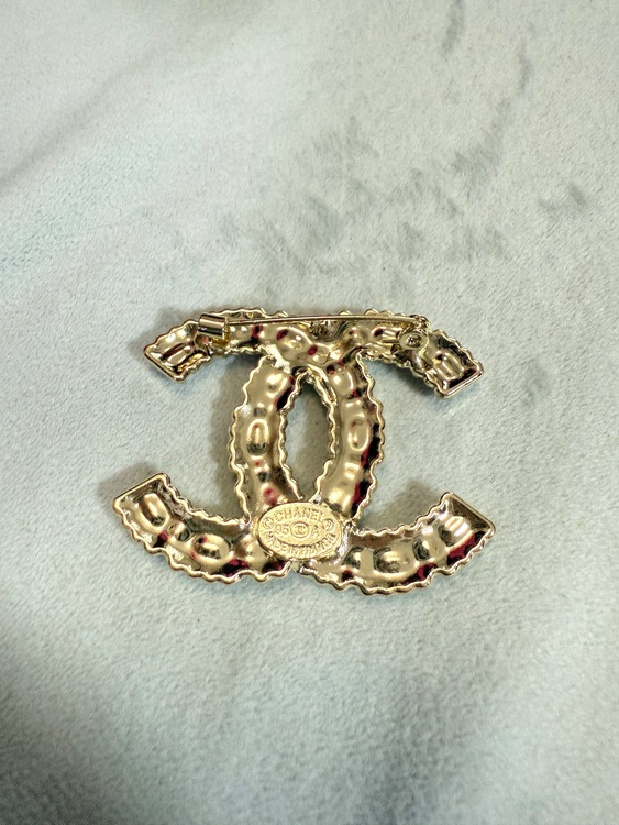 ブローチ（古着・ファッション）の商品画像 - 査定依頼日：2025年6月15日 - 最高査定価格：35,000円