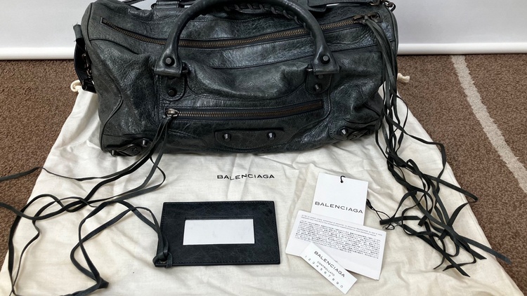 バレンシアガ  （ブランドバッグ）の商品画像 - 査定依頼日：2026年2月23日 - 最高査定価格：98,000円