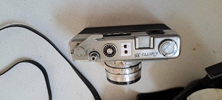 ヤシカエレクトロ35（カメラ）の商品画像 - 査定依頼日：2026年1月15日 - 最高査定価格：2,000円