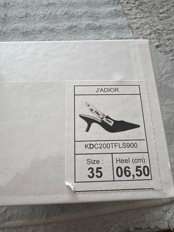 DIOR（古着・ファッション）の商品画像 - 査定依頼日：2026年4月3日 - 最高査定価格：5,000円