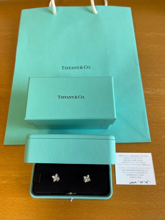 ティファニー　ピアス　ビクトリア　スモール（宝石）の商品画像 - 査定依頼日：2023年2月9日 - 最高査定価格：280,000円