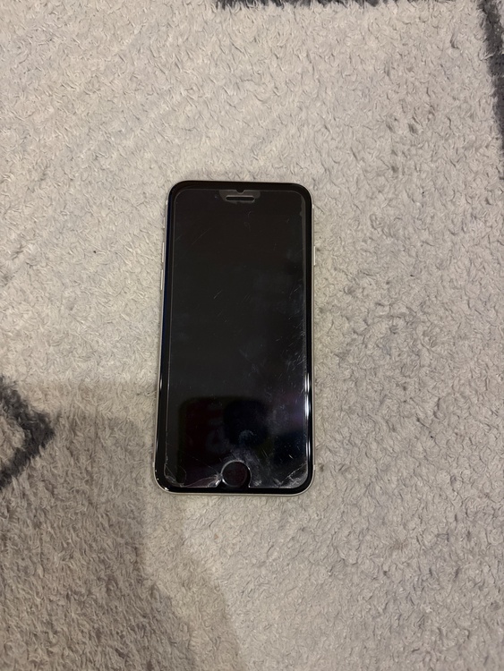 iPhone SE (第 3 世代) 64GB docomo（スマホ）の商品画像 - 査定依頼日：2026年5月9日 - 最高査定価格：20,000円