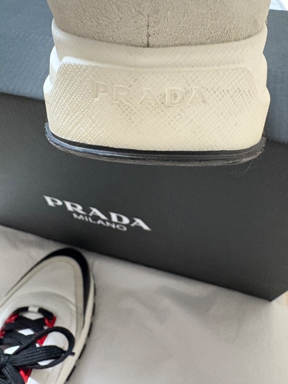 スニーカー（古着・ファッション）の商品画像 - 査定依頼日：2026年1月12日 - 最高査定価格：100,000円