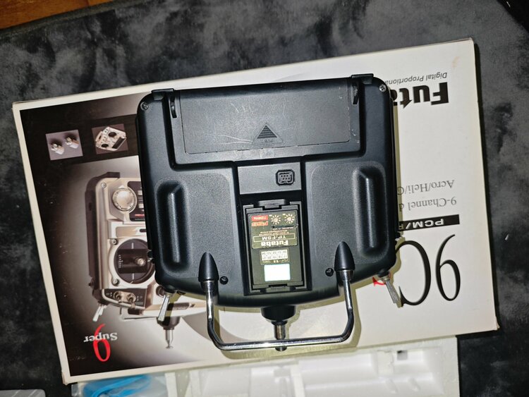 Futaba 9C Super T9CHP プロポ 送信機 本体（ミニカー・ラジコン）の商品画像 - 査定依頼日：2026年8月17日 - 最高査定価格：4,000円