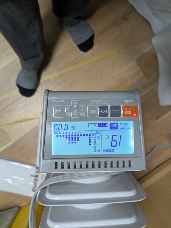 ラジエーター式オイルヒーターeureks　VFX8BH(SW)（家電）の商品画像 - 査定依頼日：2025年11月7日 - 最高査定価格：2,000円