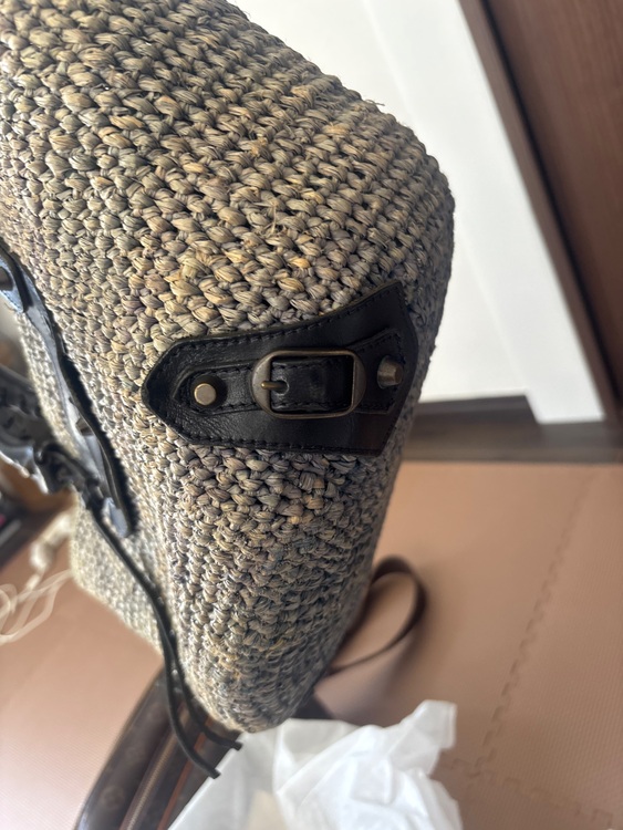 バレンシアガ/ストローバッグ/ハンドバッグ/--/KHK/236741-4060（ブランドバッグ）の商品画像 - 査定依頼日：2025年7月8日 - 最高査定価格：30,000円