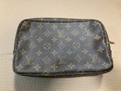 ポーチ（ブランド財布・小物）の商品画像 - 査定依頼日：2025年2月20日 - 最高査定価格：15,000円