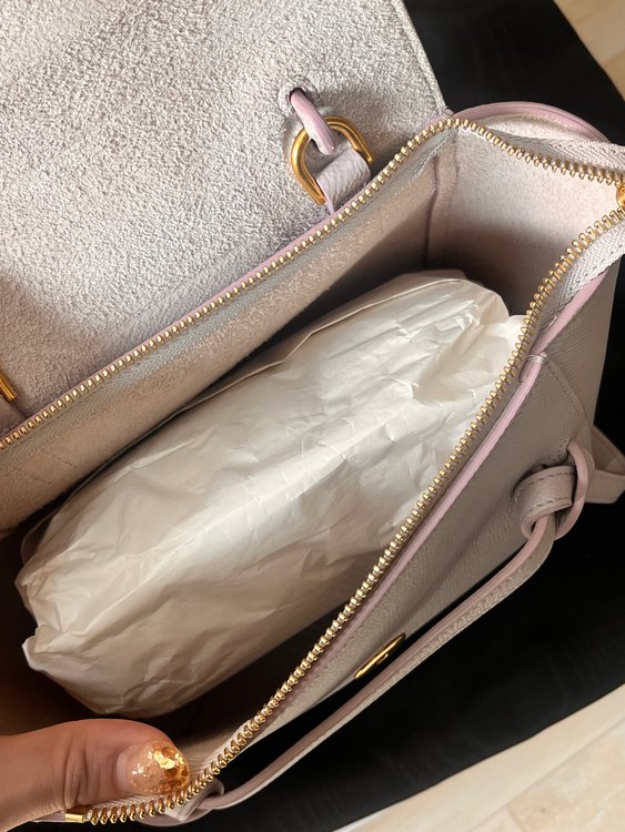 ハンドバッグショルダーバッグベルトバッグナノサイズ2WAY ラベンダー（ブランドバッグ）の商品画像 - 査定依頼日：2023年3月18日 - 最高査定価格：150,000円