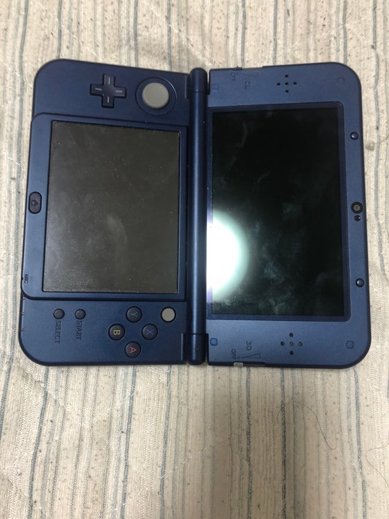 New ニンテンドー3DS LL メタリックブルー（ゲーム機本体・ゲームソフト）の商品画像 - 査定依頼日：2023年9月18日 - 最高査定価格：8,000円