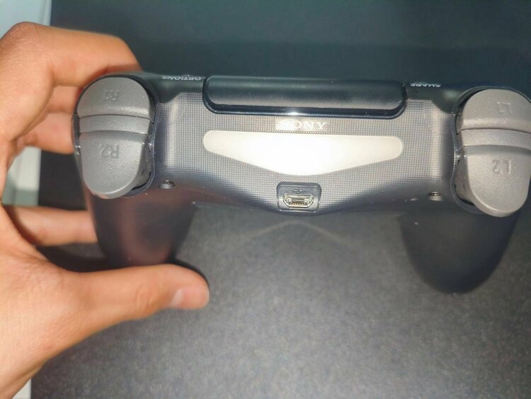 ps4 pro cuh7000B（ゲーム機本体・ゲームソフト）の商品画像 - 査定依頼日：2026年4月1日 - 最高査定価格：18,000円