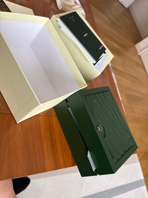 ロレックス サブマリーナー 14060（高級時計）の商品画像 - 査定依頼日：2025年9月2日 - 最高査定価格：1,460,000円