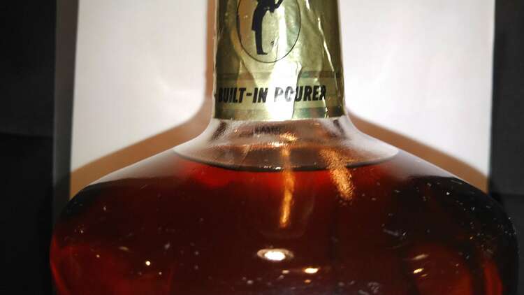 ＩＷハーパー　ジャグボトル１７５０ｍｌ（お酒）の商品画像 - 査定依頼日：2025年2月18日 - 最高査定価格：6,000円