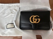 GUCCI アリー スモール 550129（ブランドバッグ）の商品画像 - 査定依頼日：2026年10月8日 - 最高査定価格：100,000円