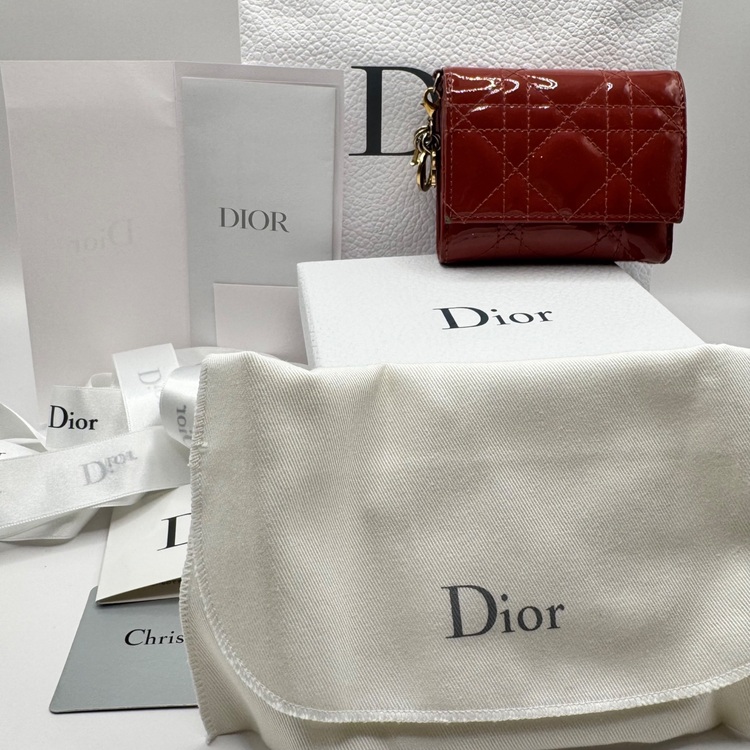 Dior Lady Wallet ピンク（ブランド財布・小物）の商品画像 - 査定依頼日：2025年6月28日 - 最高査定価格：20,000円