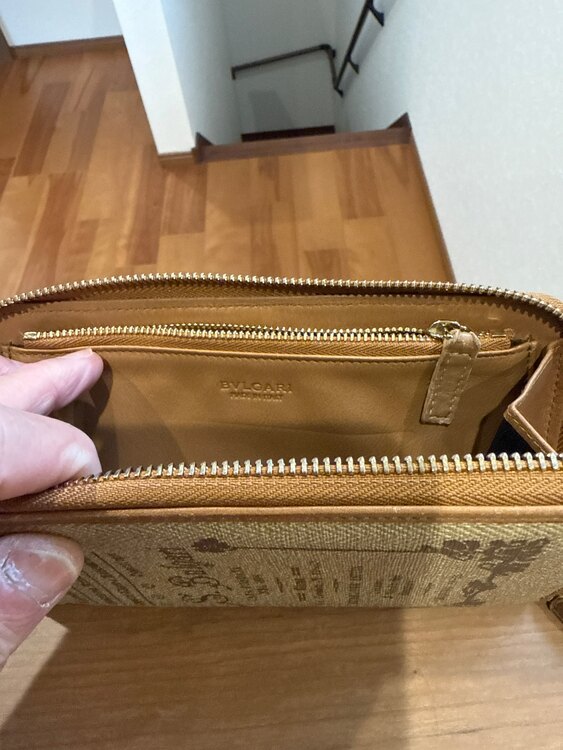 ブルガリ財布、ブルガリ眼鏡（ブランド財布・小物）の商品画像 - 査定依頼日：2025年4月13日 - 最高査定価格：100,000円