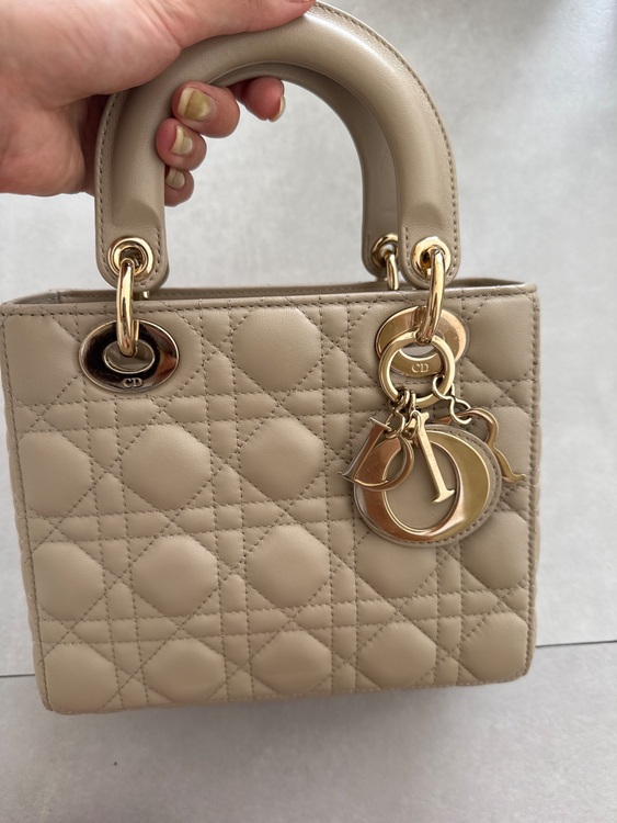 ディオール  （ブランドバッグ）の商品画像 - 査定依頼日：2025年9月22日 - 最高査定価格：400,000円