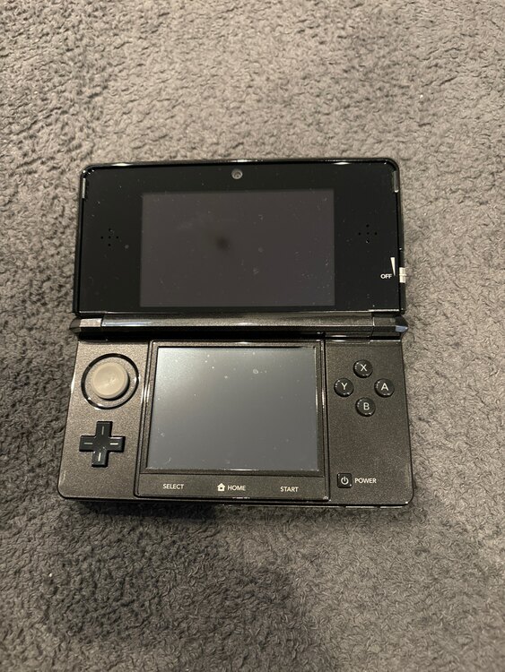 ニンテンドー3DS（ゲーム機本体・ゲームソフト）の商品画像 - 査定依頼日：2025年3月29日 - 最高査定価格：5,500円