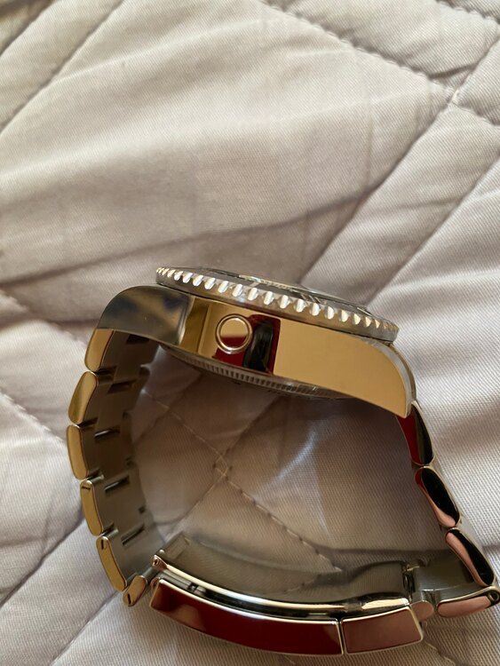 ロレックス シードゥエラー 13666（高級時計）の商品画像 - 査定依頼日：2025年4月19日 - 最高査定価格：2,080,000円