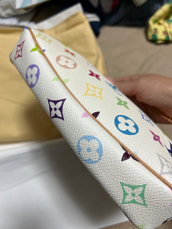 ルイヴィトン マルチカラー （ブランドバッグ）の商品画像 - 査定依頼日：2025年12月12日 - 最高査定価格：200,000円