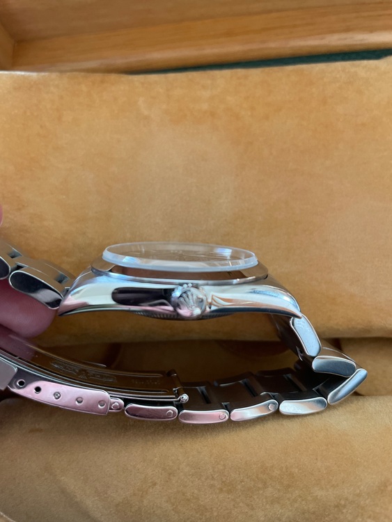 ロレックス エクスプローラー 1427（高級時計）の商品画像 - 査定依頼日：2025年11月22日 - 最高査定価格：900,000円