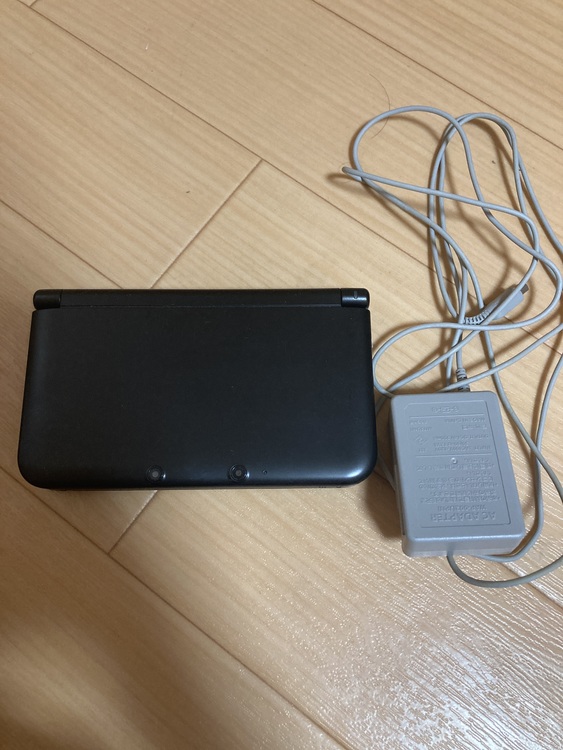 Newニンテンドー3DSLL本体 メタリックブラック（ゲーム機本体・ゲームソフト）の商品画像 - 査定依頼日：2022年4月16日 - 最高査定価格：3,500円