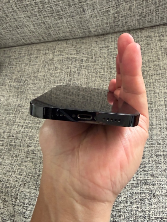 iPhone iPhone 14 Pro 256GB au（スマホ）の商品画像 - 査定依頼日：2026年8月27日 - 最高査定価格：74,000円