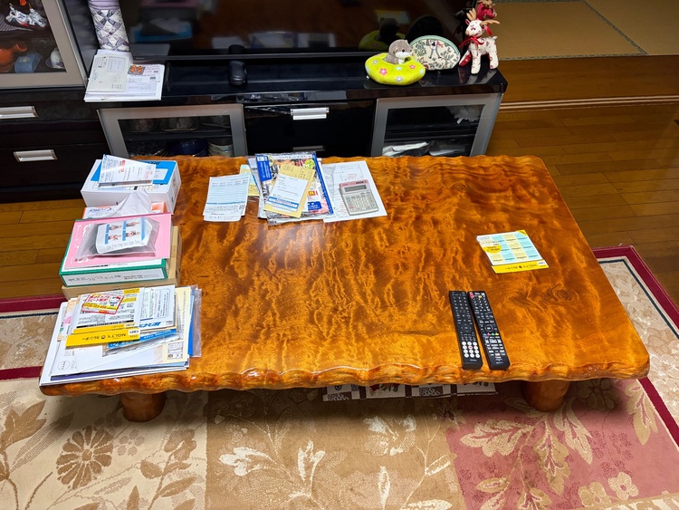 一枚板テーブル（美術品・骨董品）の商品画像 - 査定依頼日：2026年7月18日 - 最高査定価格：5,000円