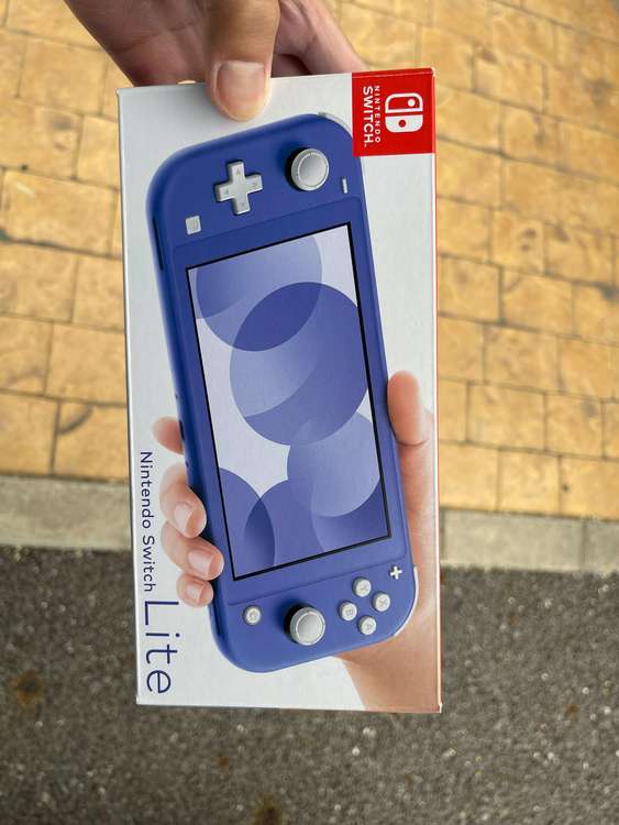 switch lite（ゲーム機本体・ゲームソフト）の商品画像 - 査定依頼日：2023年4月25日 - 最高査定価格：10,000円