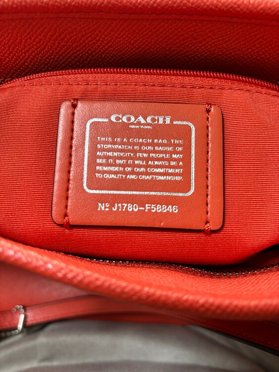 N2J1780-F58846（ブランドバッグ）の商品画像 - 査定依頼日：2025年3月31日 - 最高査定価格：4,000円