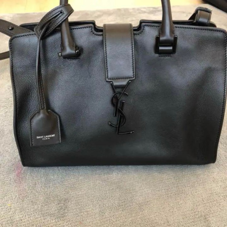 イブサンローラン  （ブランドバッグ）の商品画像 - 査定依頼日：2025年8月4日 - 最高査定価格：120,000円