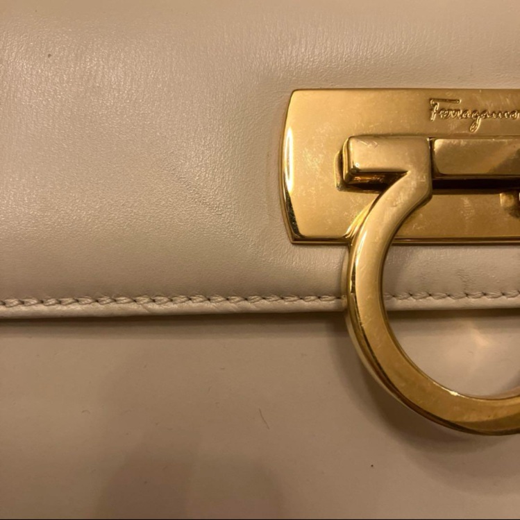 フェラガモ　ガンチーニ（ブランドバッグ）の商品画像 - 査定依頼日：2025年9月3日 - 最高査定価格：25,000円