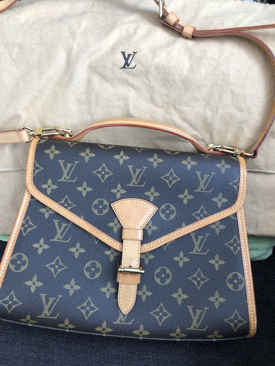 スクエア（ブランドバッグ）の商品画像 - 査定依頼日：2020年12月22日 - 最高査定価格：110,000円