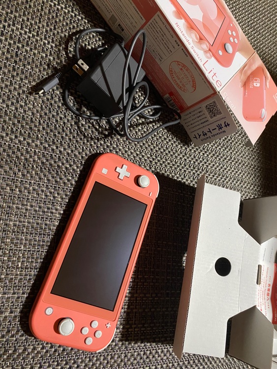 Nintendo Switch Lite（ゲーム機本体・ゲームソフト）の商品画像 - 査定依頼日：2025年6月3日 - 最高査定価格：9,000円