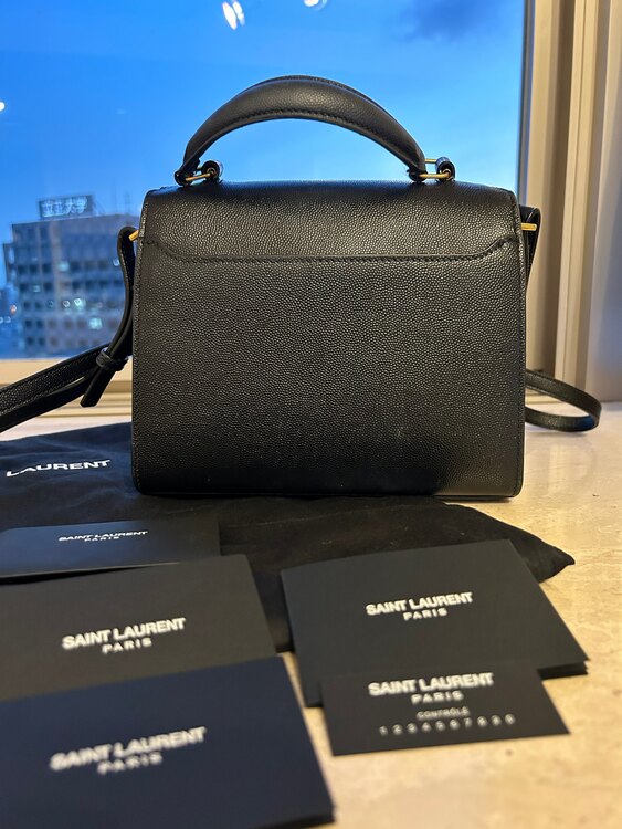 カサンドラトップハンドル (ミニ/グレイン・ド・プードルエン ボスレザー)（ブランドバッグ）の商品画像 - 査定依頼日：2025年5月22日 - 最高査定価格：80,000円