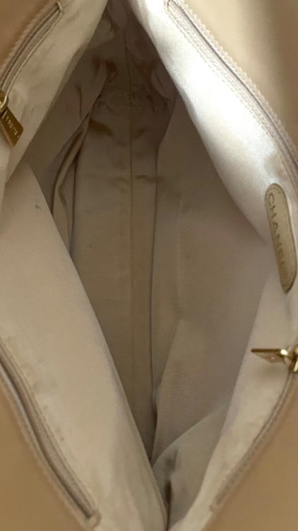 ヴィンテージ　ショルダー　ココマーク　ベージュ（ブランドバッグ）の商品画像 - 査定依頼日：2026年3月3日 - 最高査定価格：100,000円