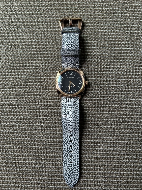 ラジオミール（高級時計）の商品画像 - 査定依頼日：2025年6月30日 - 最高査定価格：1,300,000円